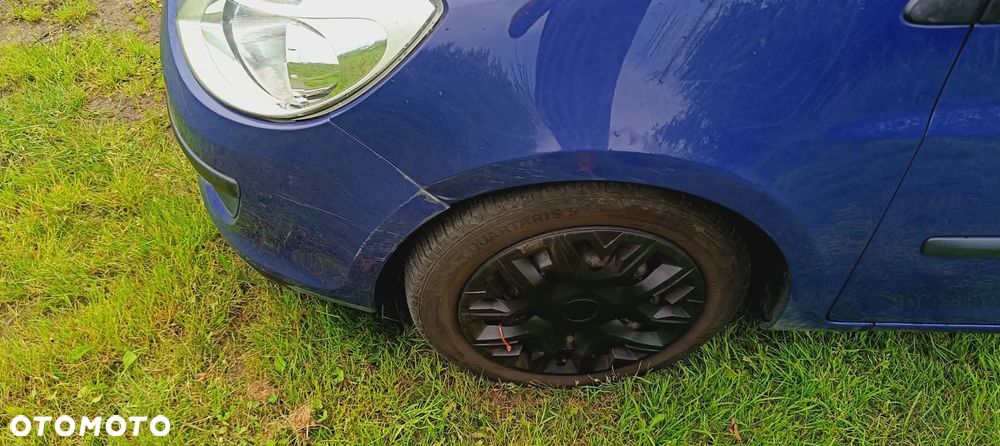 Renault Clio 1.2 16V Authentique - 11