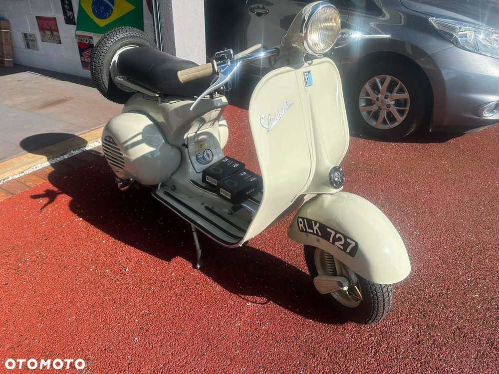 Piaggio Vespa - 2