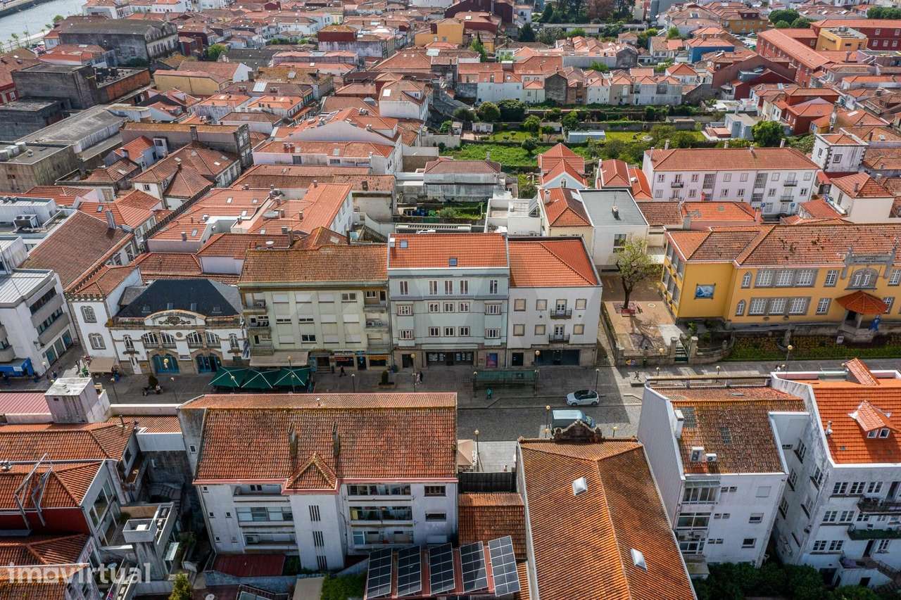 Apartamento T2 novo com varanda no Centro Histórico de Viana do Castel - Grande imagem: 3/40