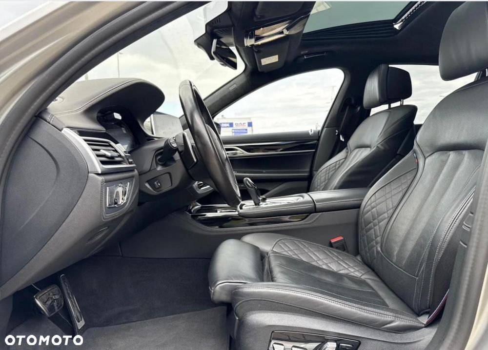 BMW Seria 7 750i xDrive sport - 7