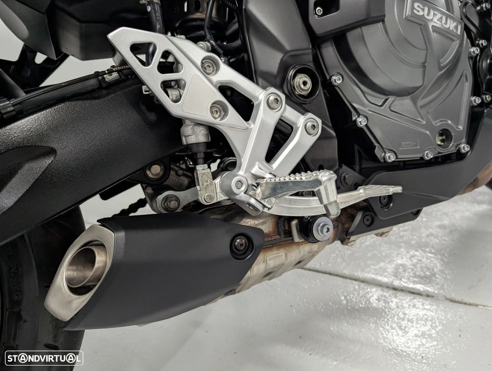 Suzuki GSX GSX-8S - 23