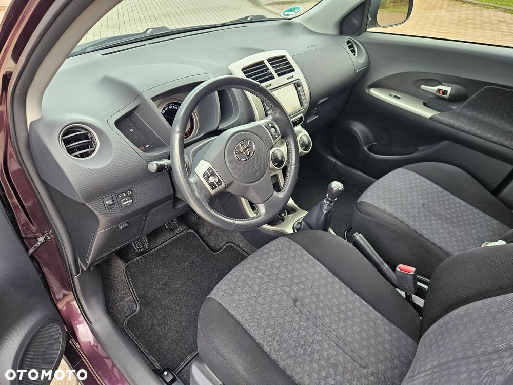 Toyota Urban Cruiser 1.33 Sol - 8