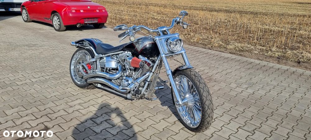 Harley-Davidson Softail Breakout - 3