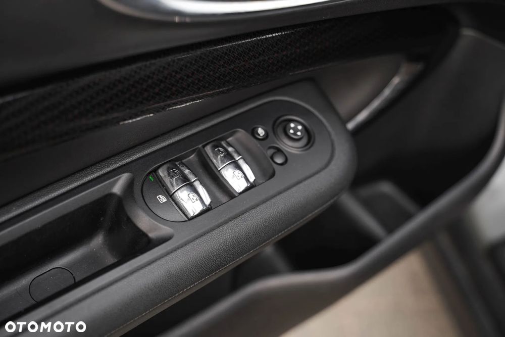 MINI John Cooper Works - 19