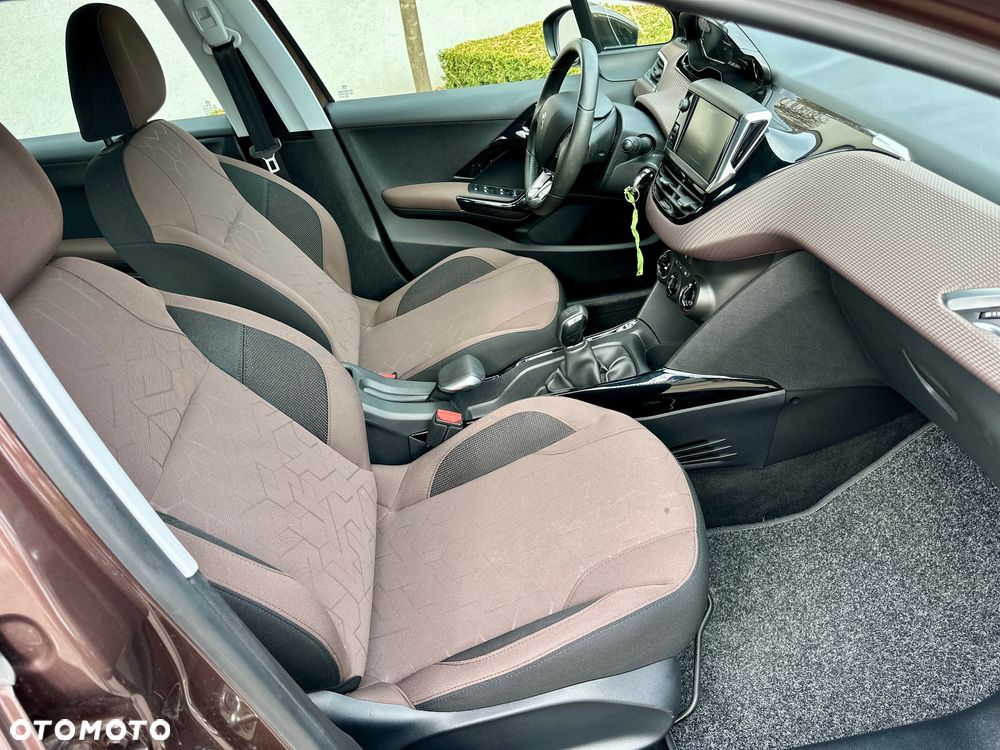 Peugeot 2008 PureTech 82 Allure - 22