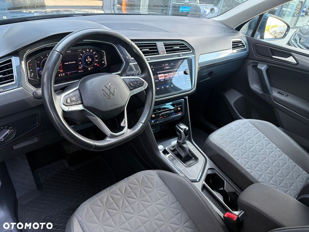 Volkswagen Tiguan - 12