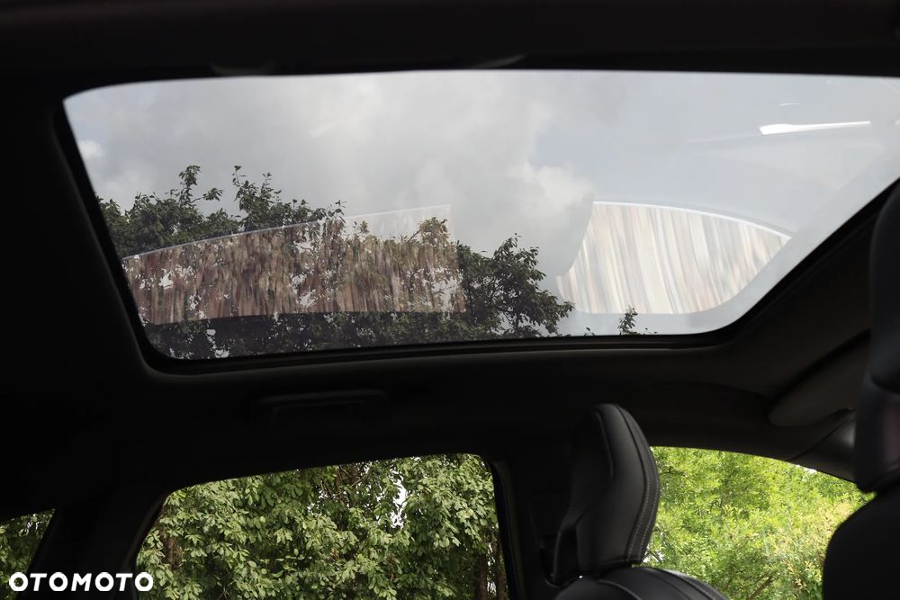 Volvo V40 D3 Drive-E R-Design Momentum - 21