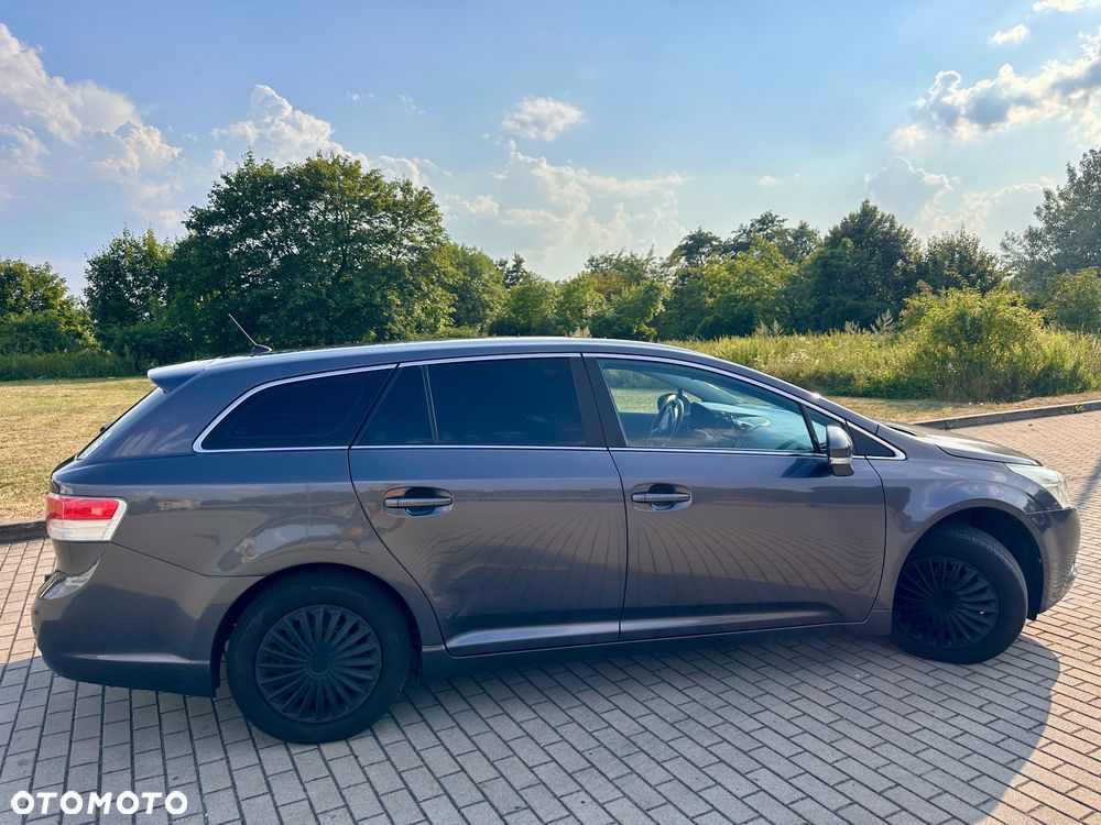 Toyota Avensis 2.0 Sol plus NAVI - 15