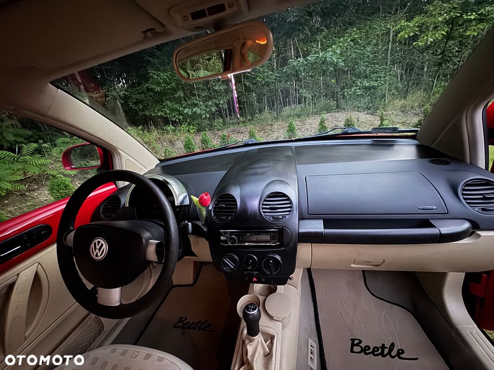 Volkswagen New Beetle 2.0 - 12