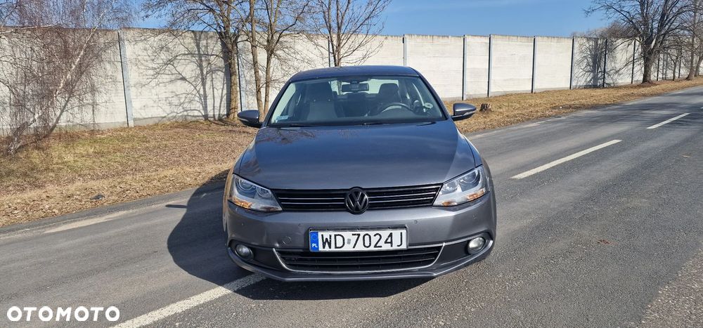 Volkswagen Jetta 2.0 TDI Highline Optimum DSG - 3