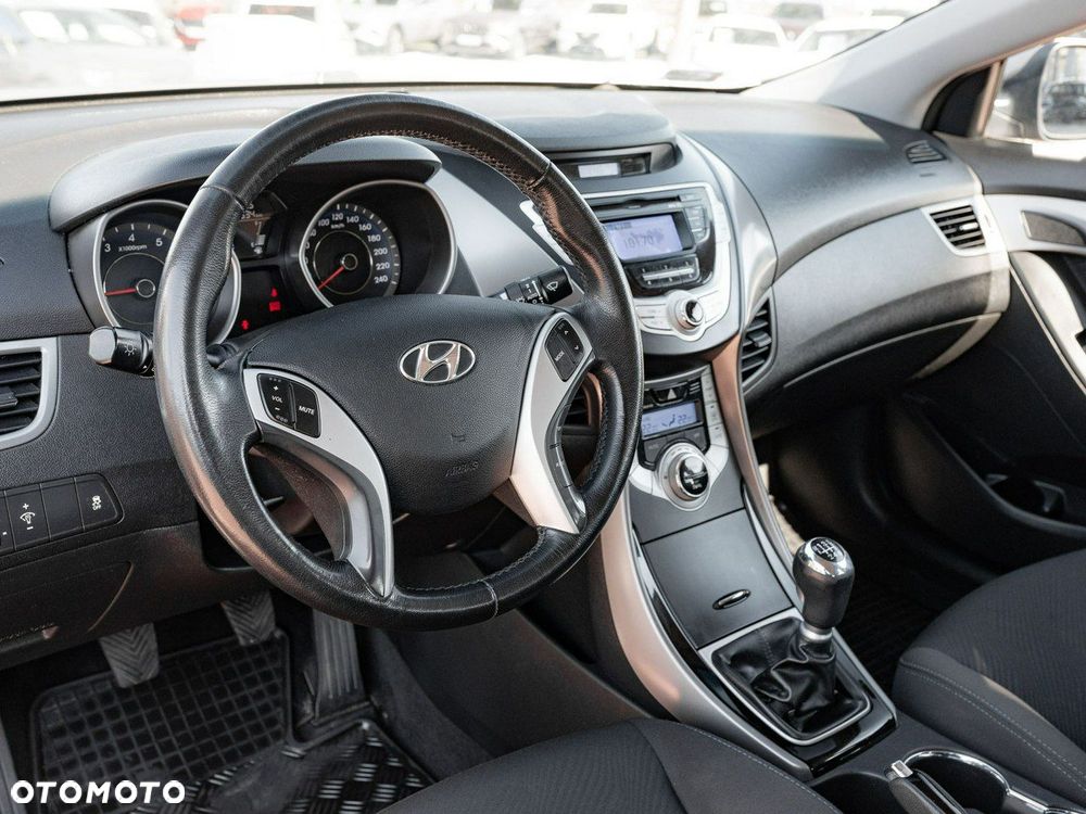 Hyundai Elantra 1.6 Classic + - 7