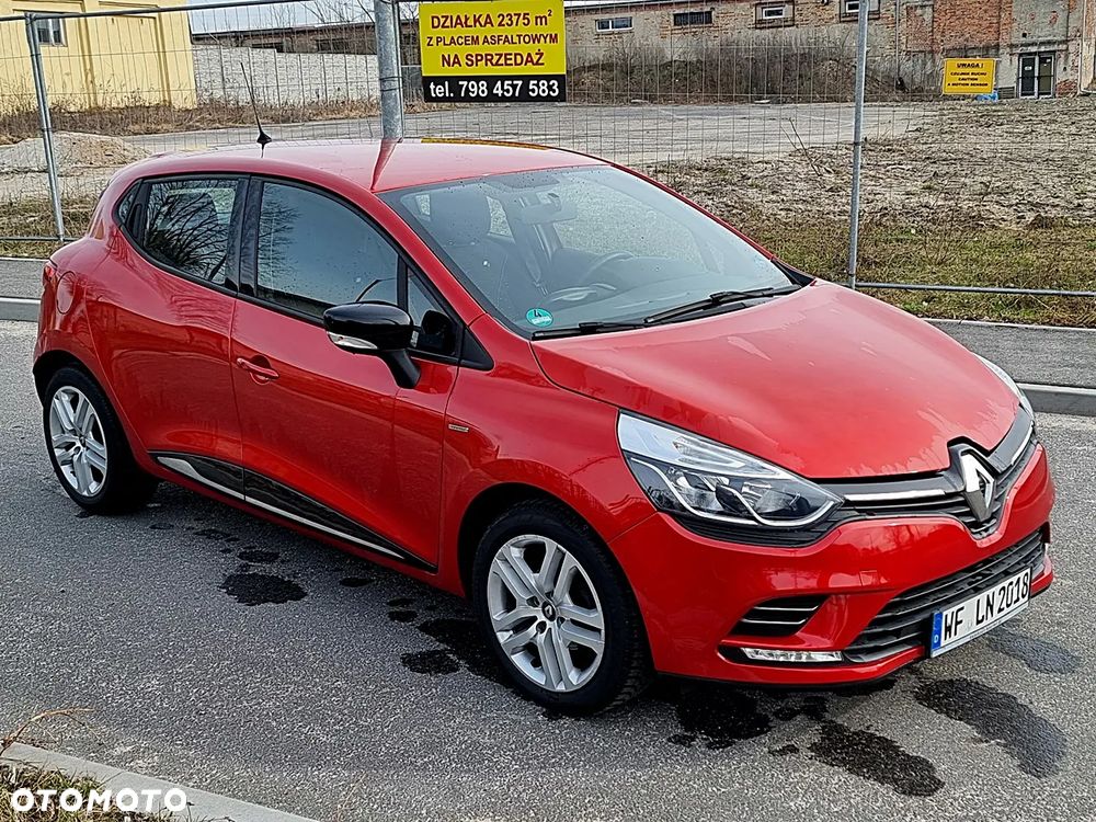 Renault Clio 1.2 16V 75 LIMITED - 9