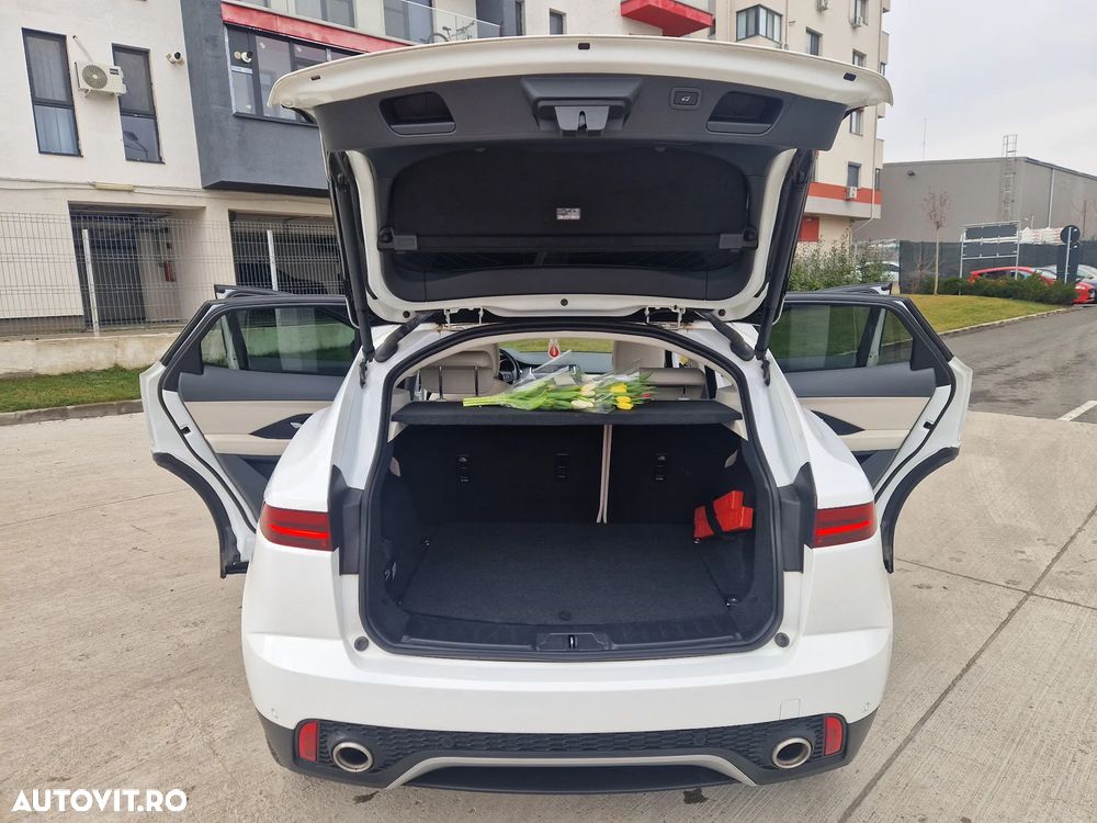 Jaguar E-Pace D150 AWD Base - 37