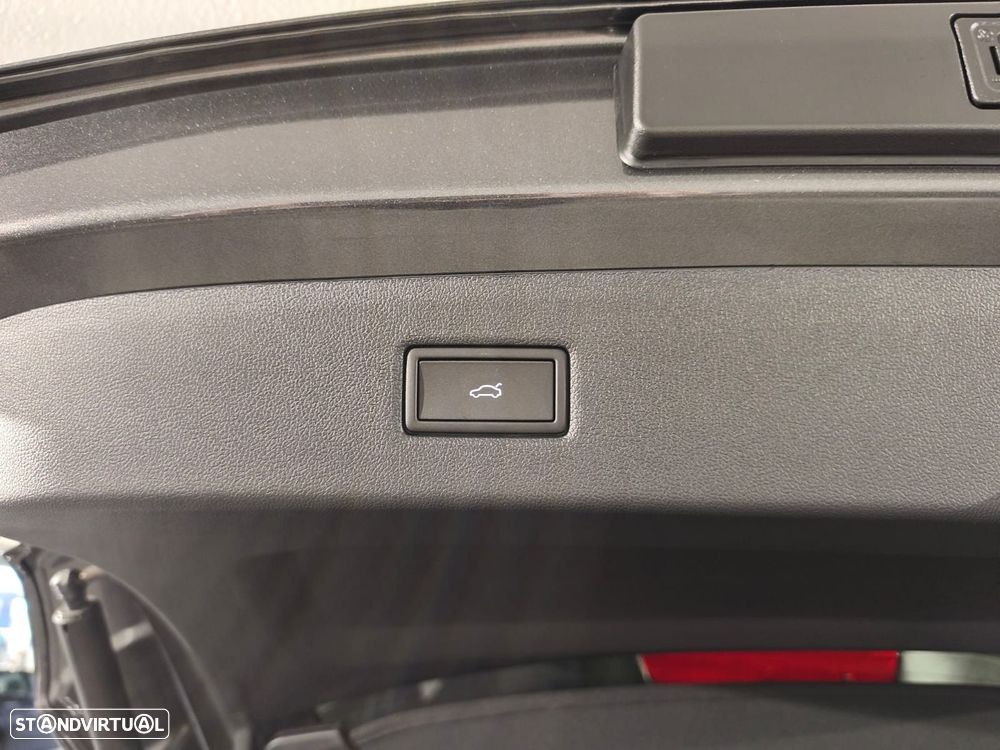 Ford Explorer 77 kWh Premium - 18