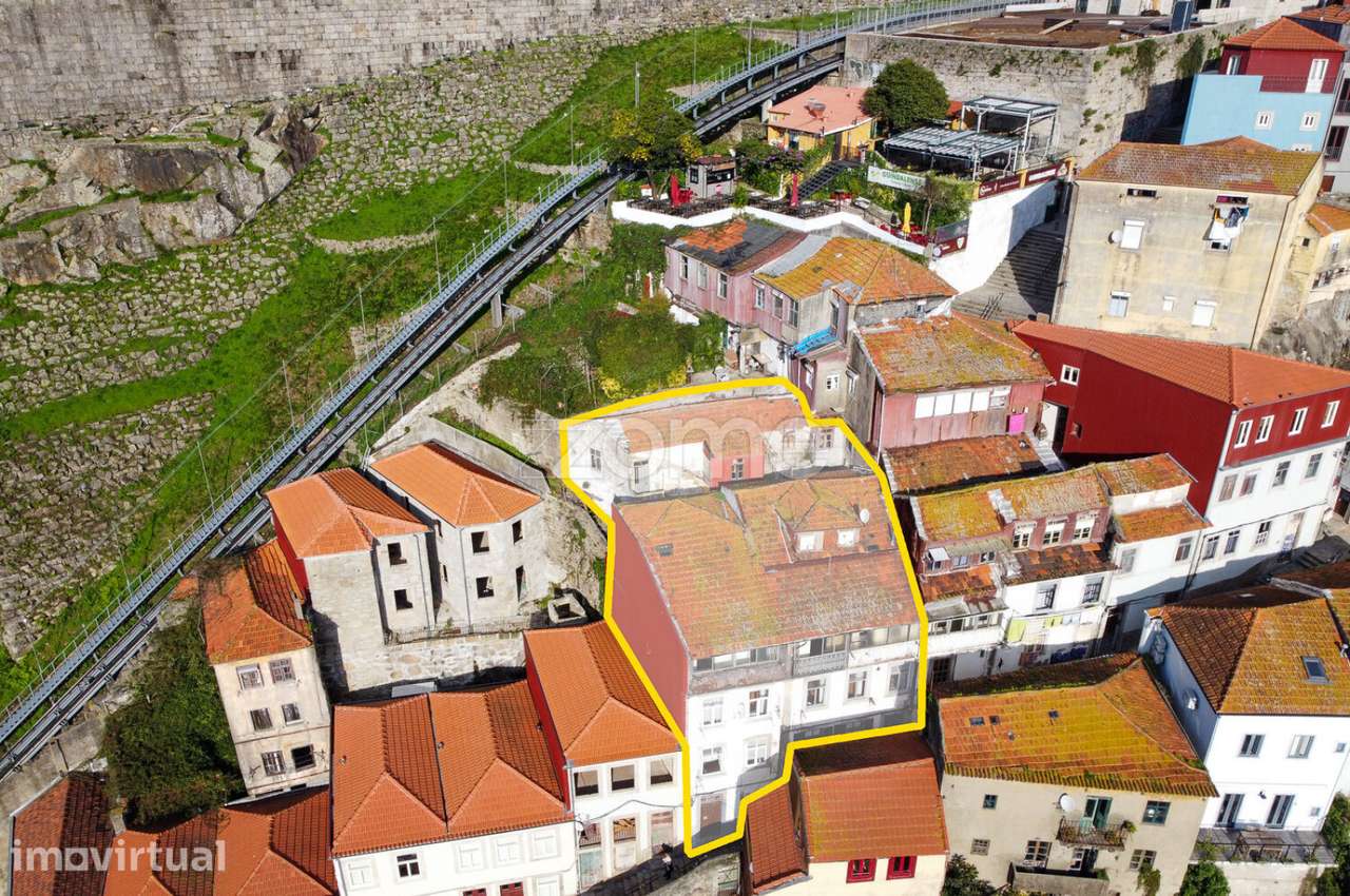 Prédio com Projeto Aprovado | 10 Apartamentos | Zona UNESCO | Porto - Grande imagem: 2/37
