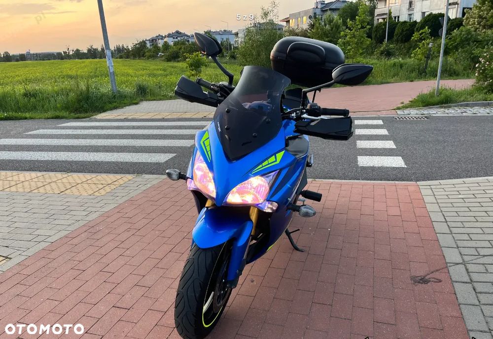 Suzuki GSX 1000 - 5