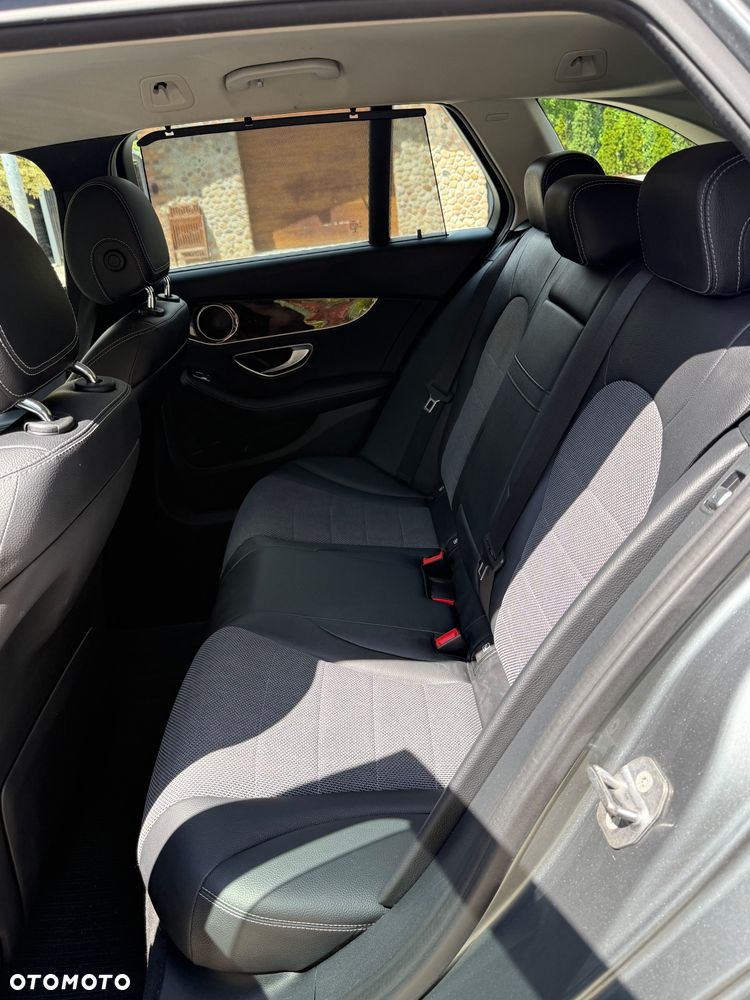 Mercedes-Benz Klasa C 250 7G-TRONIC Avantgarde - 24