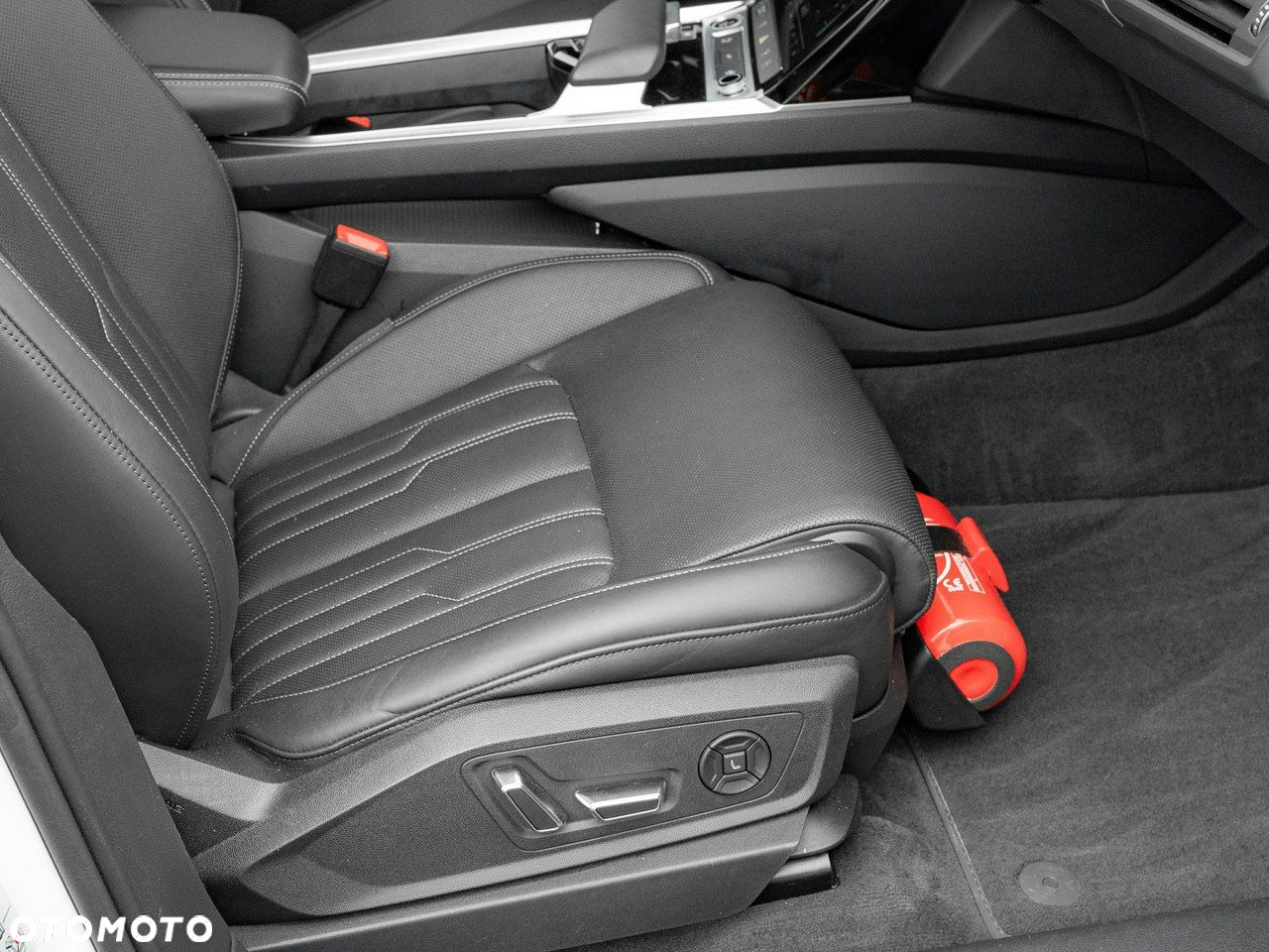 Audi Q8 e-tron 55 114kWh Quattro S Line - 35