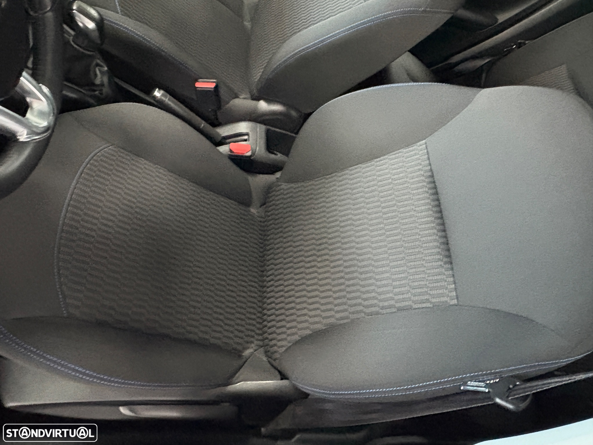 Peugeot 208 1.2 PureTech Signature - 15