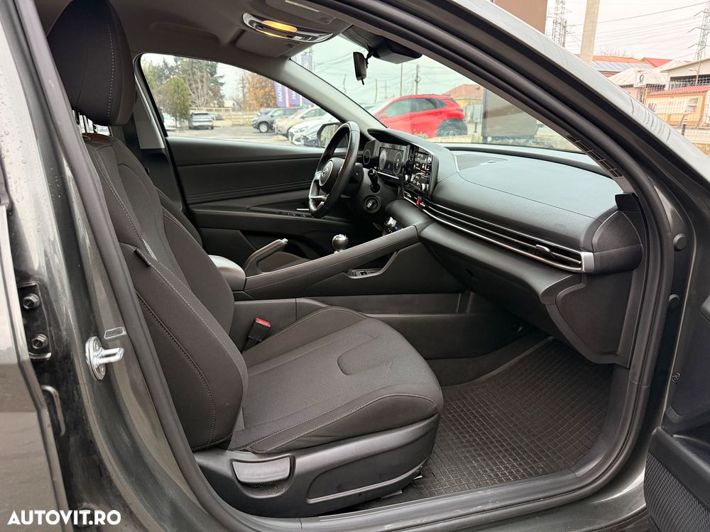 Hyundai Elantra 1.6 l 123 CP 6MT Highway - 13