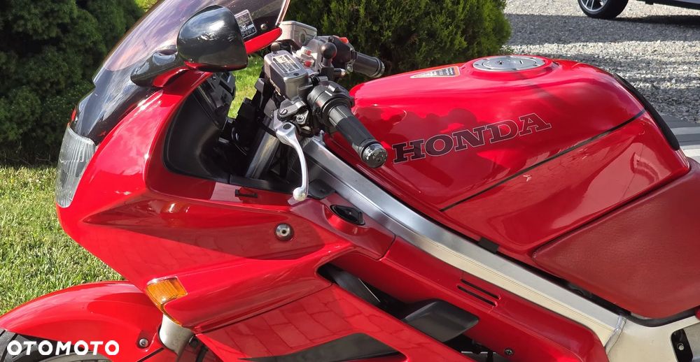 Honda VFR - 29