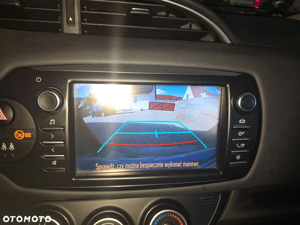 Toyota Yaris 1.5 Premium - 15