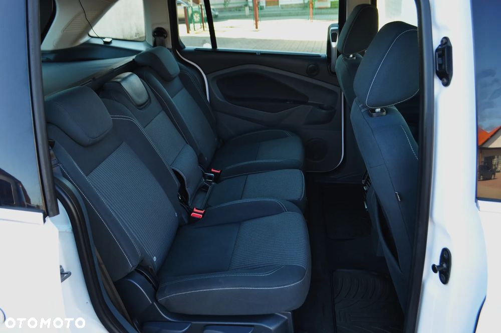 Ford Grand C-MAX 2.0 TDCi Titanium - 28