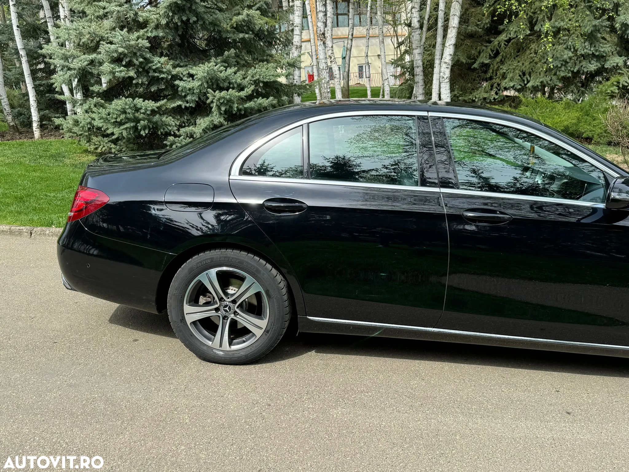 Mercedes-Benz E 200 d T 9G-TRONIC Avantgarde - 2