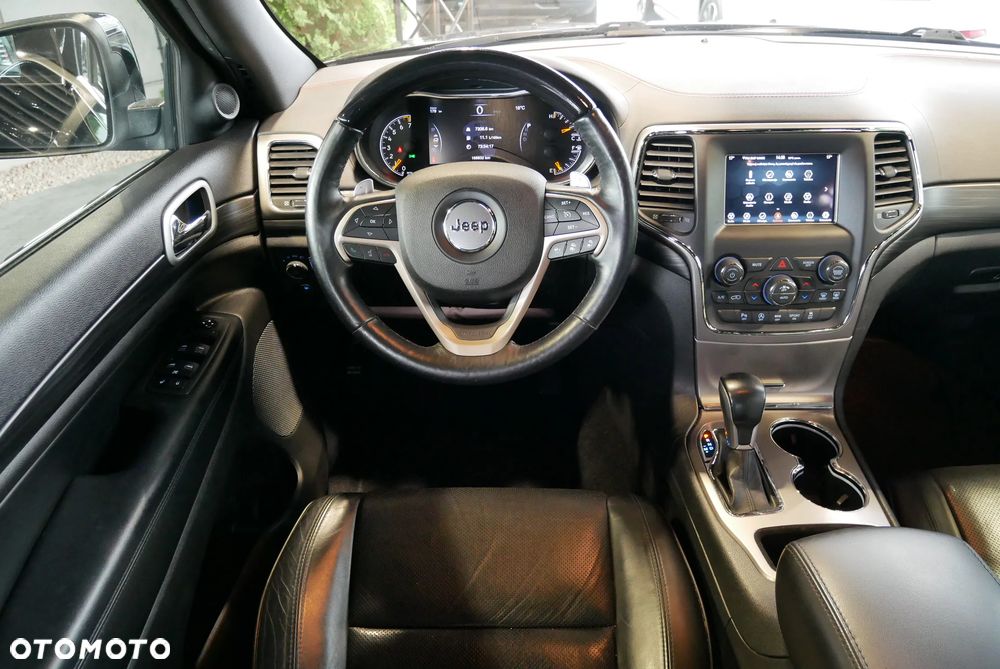 Jeep Grand Cherokee - 16