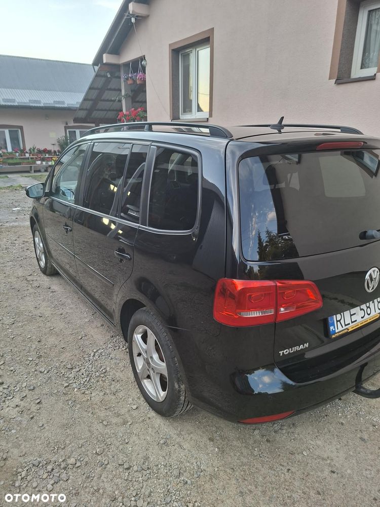 Volkswagen Touran - 4