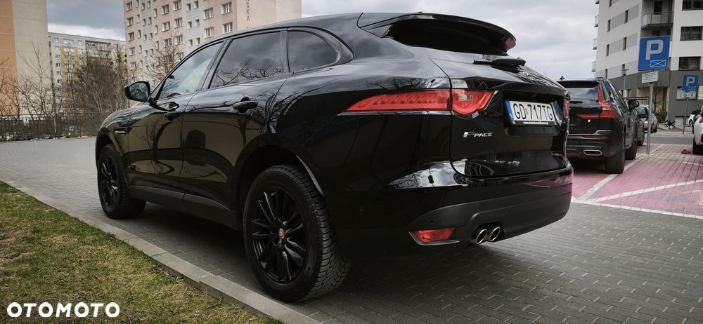 Jaguar F-Pace 2.0 i4D RWD Pure - 12