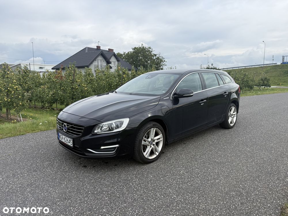 Volvo V60 D6 AWD Plug-in Hybrid Summum - 1