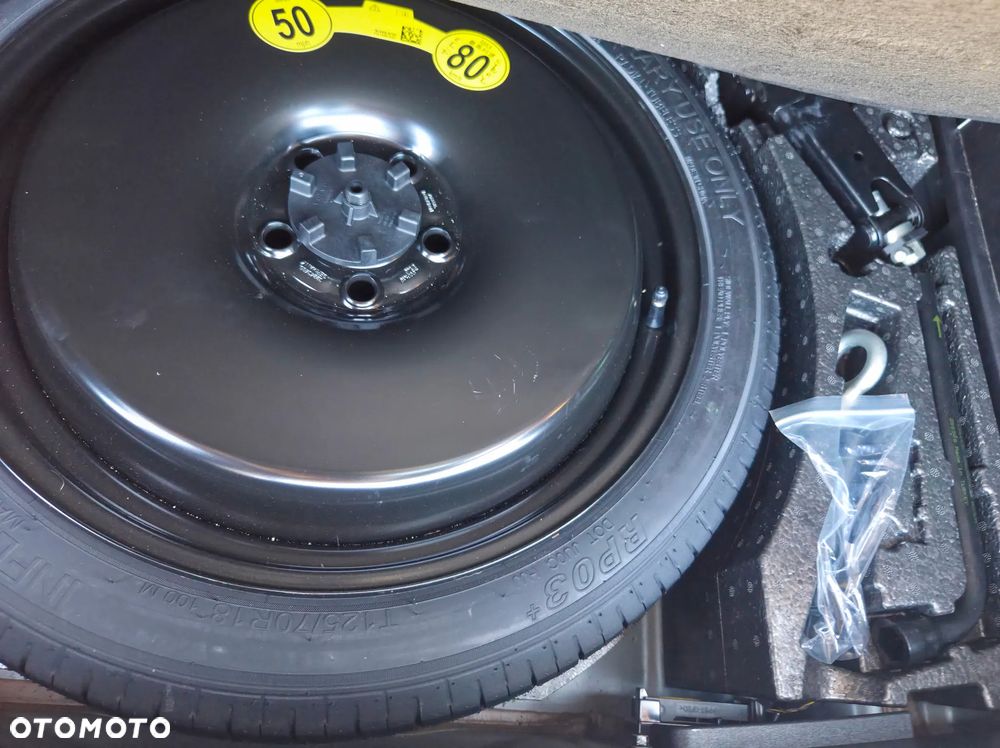 Volvo XC 40 B4 B AWD Momentum - 22