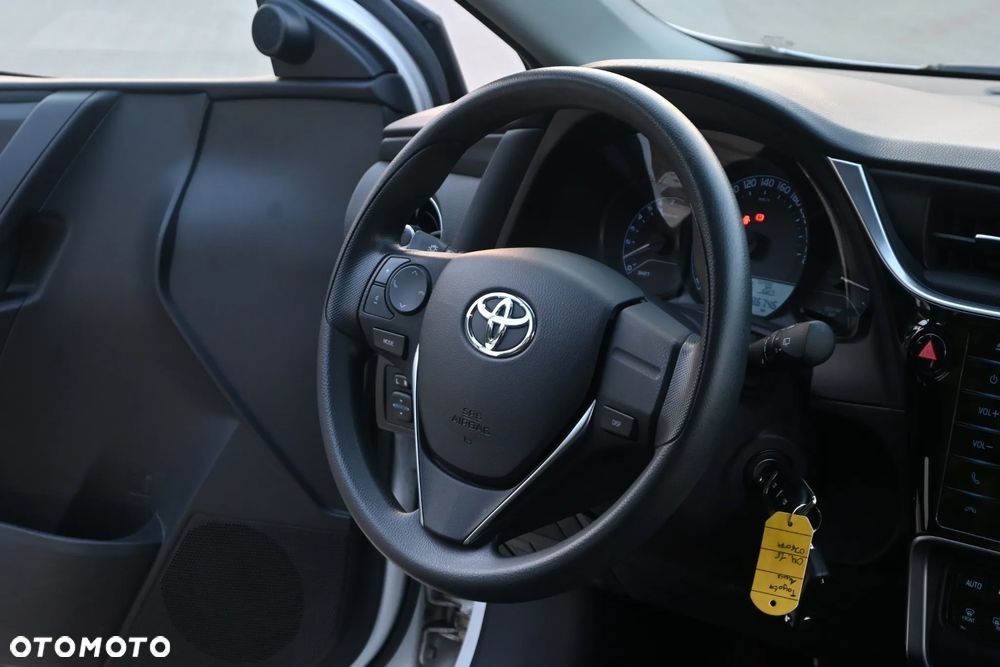 Toyota Auris 1.33 VVT-i Premium + - 21