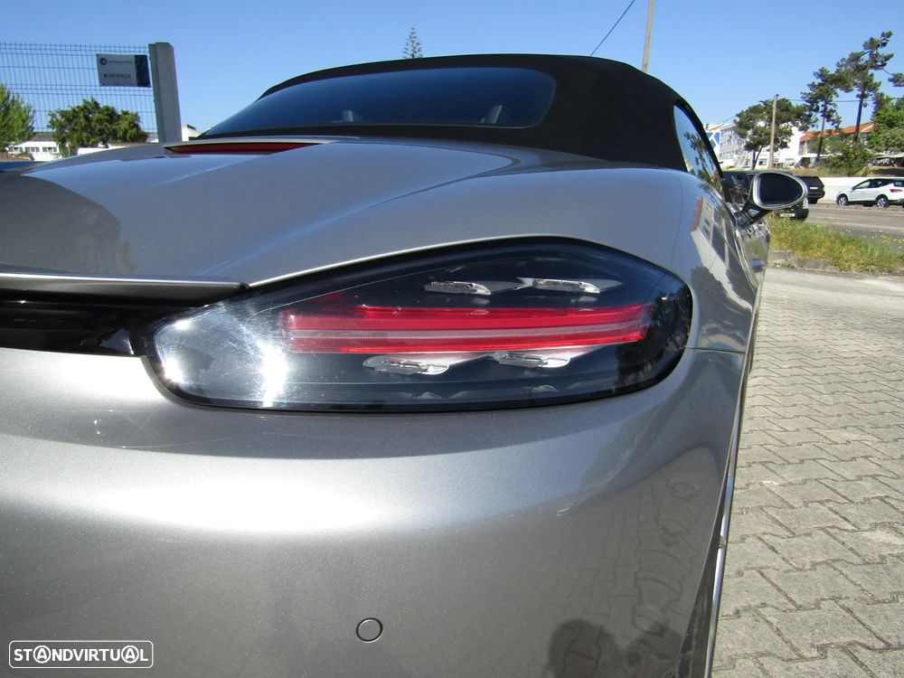 Porsche 718 Boxster 2.0T - 8