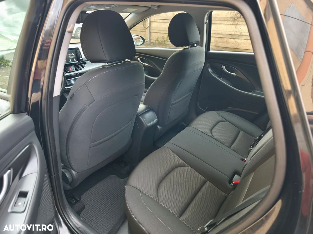 Hyundai i30 Kombi 1.6 CRDI Premium - 6