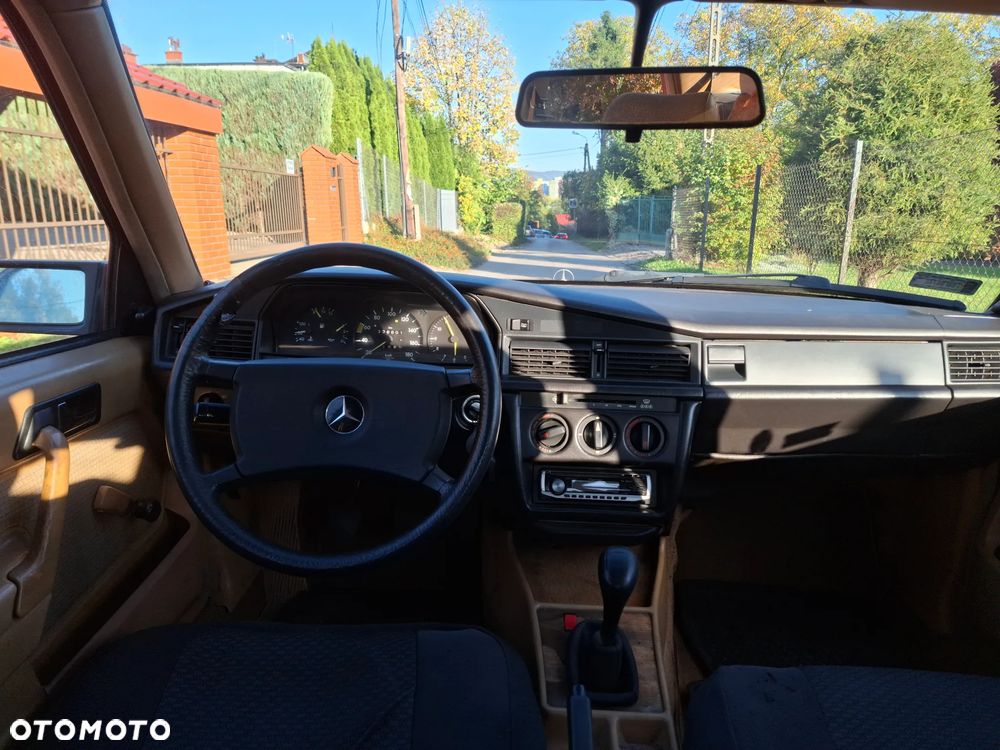 Mercedes-Benz W201 (190) - 5