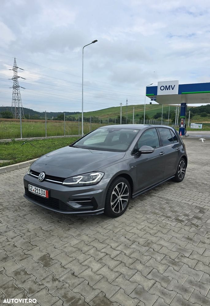 Volkswagen Golf - 1