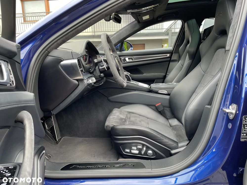 Porsche Panamera GTS - 40