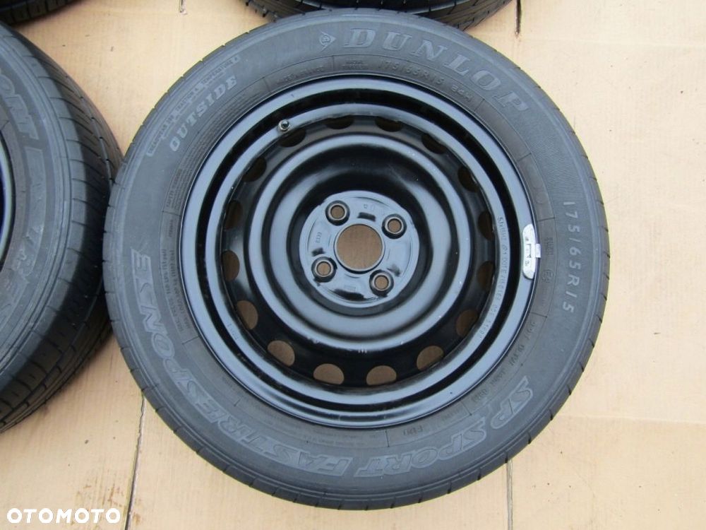 4x Felgi Koła 15 Toyota Yaris III IQ ET39  Opony 175/65 15 Dunlop - 5