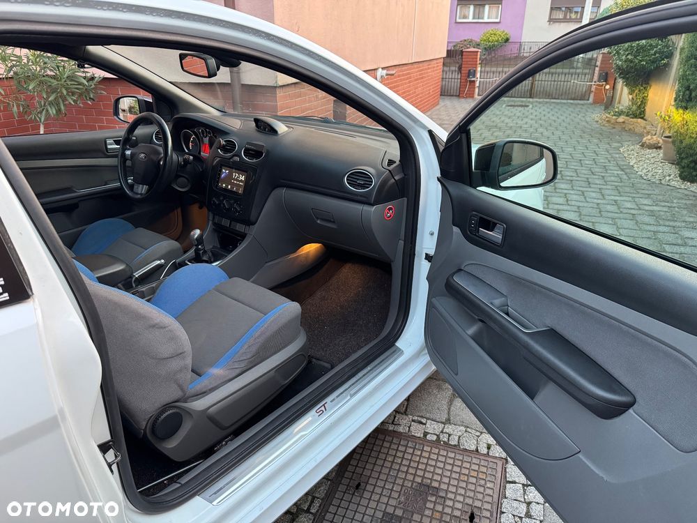 Ford Focus ST - 8