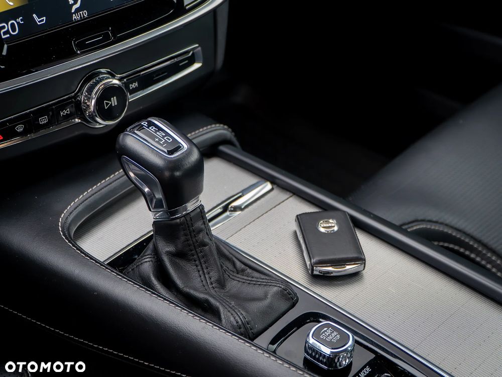 Volvo S90 D4 AWD Inscription - 32