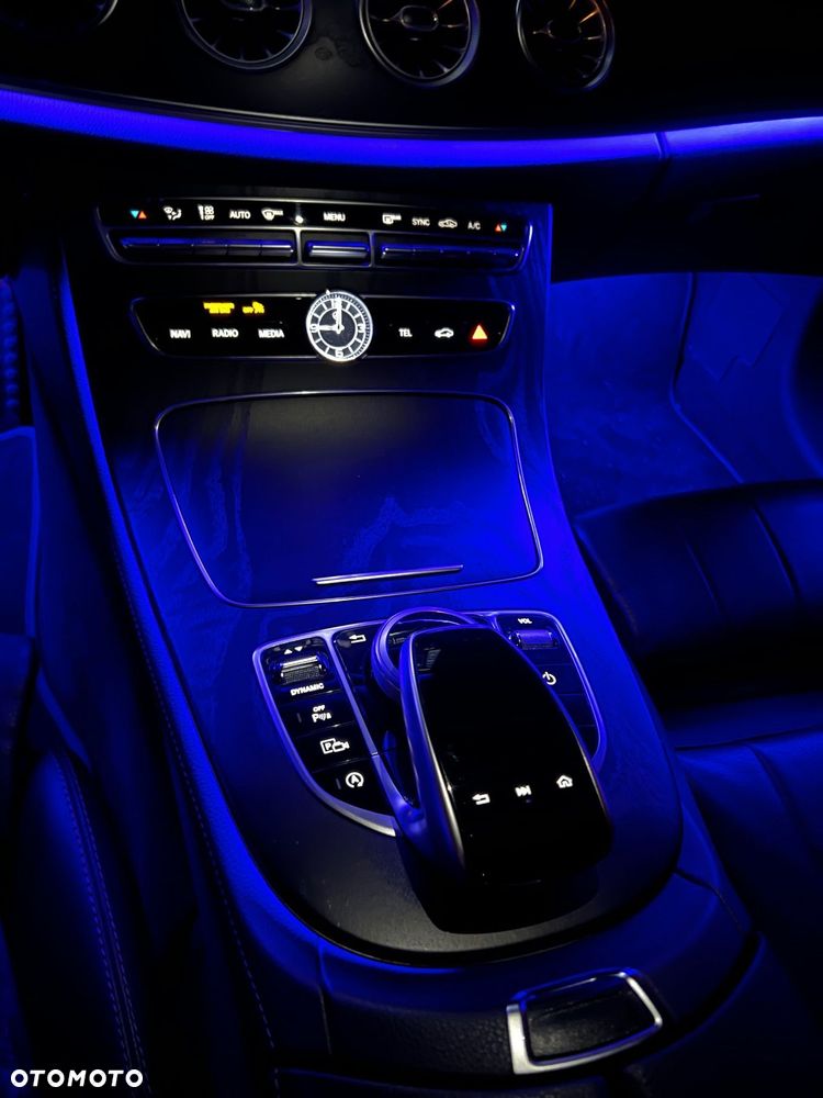 Mercedes-Benz Klasa E 200 Coupe 9G-TRONIC - 22