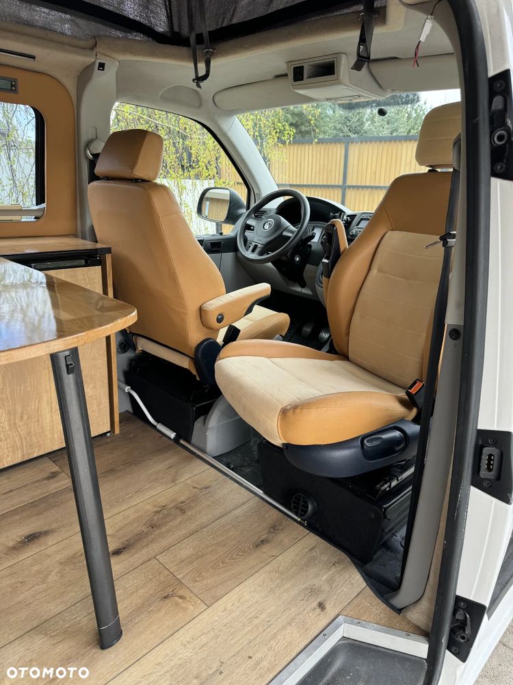 Volkswagen T5 Campervan - 13