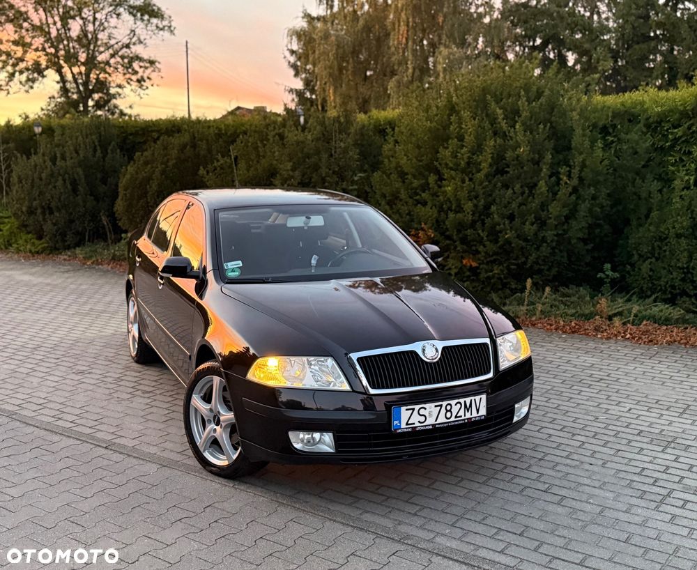 Skoda Octavia 1.6 Ambiente - 2