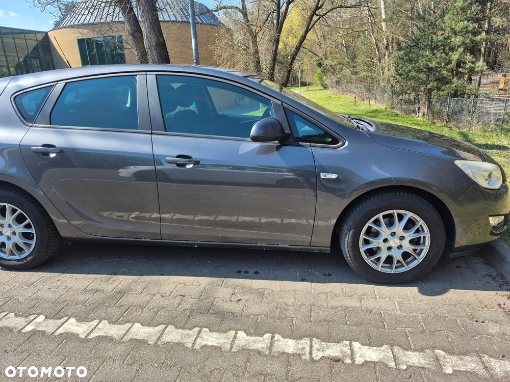 Opel Astra 1.6 Essentia - 5