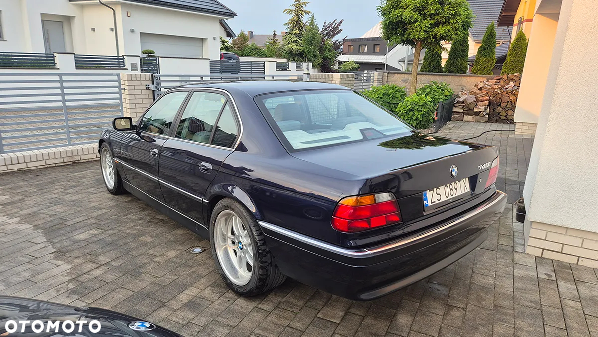 BMW Seria 7 740i - 6