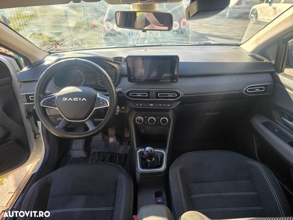 Dacia Logan TCe 90 MT6 Prestige - 8