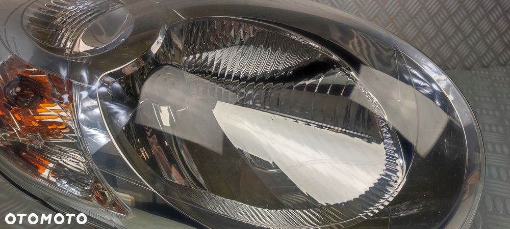 81110-0H050 lampa reflektor prawa prawy przód przednia CITROEN C1 2005-2012 - 6