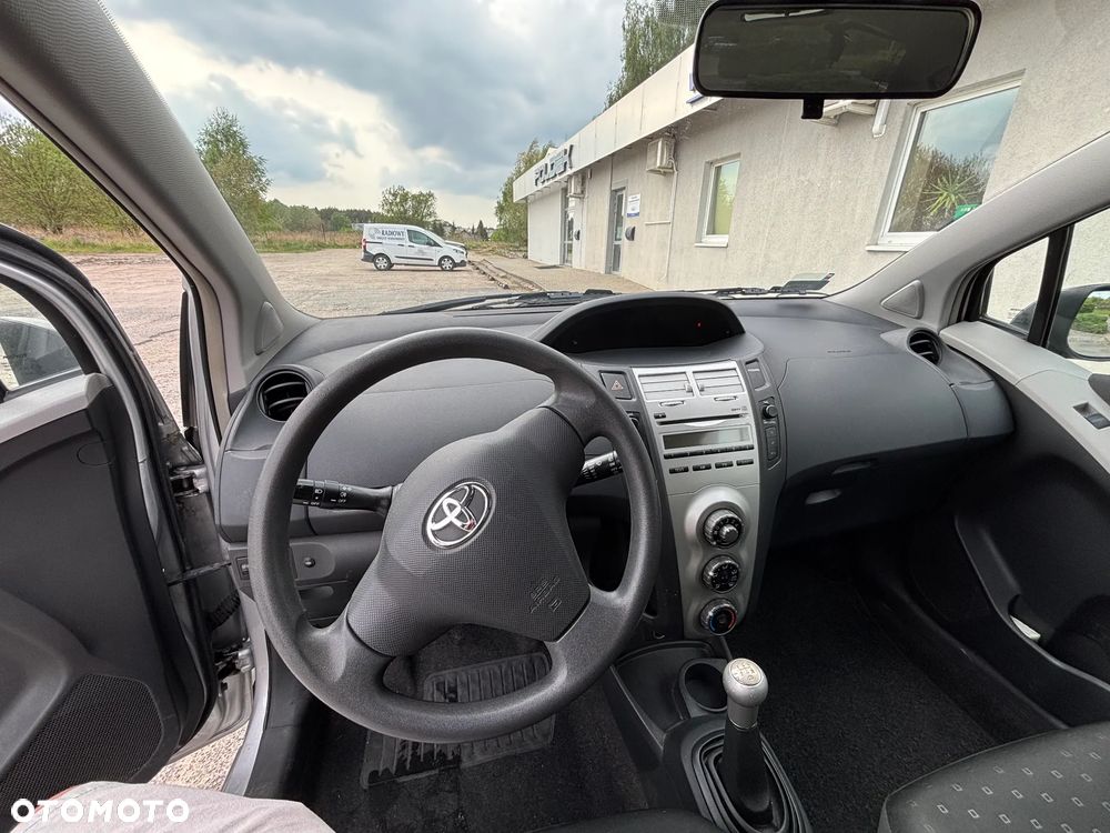 Toyota Yaris 1.3 Luna A/C - 19